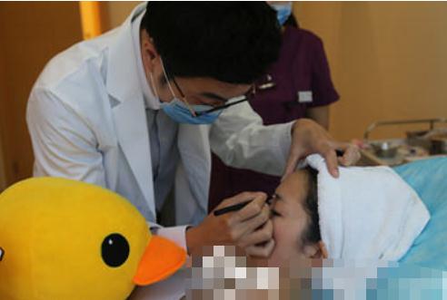 北京注射隆鼻手术术中过程